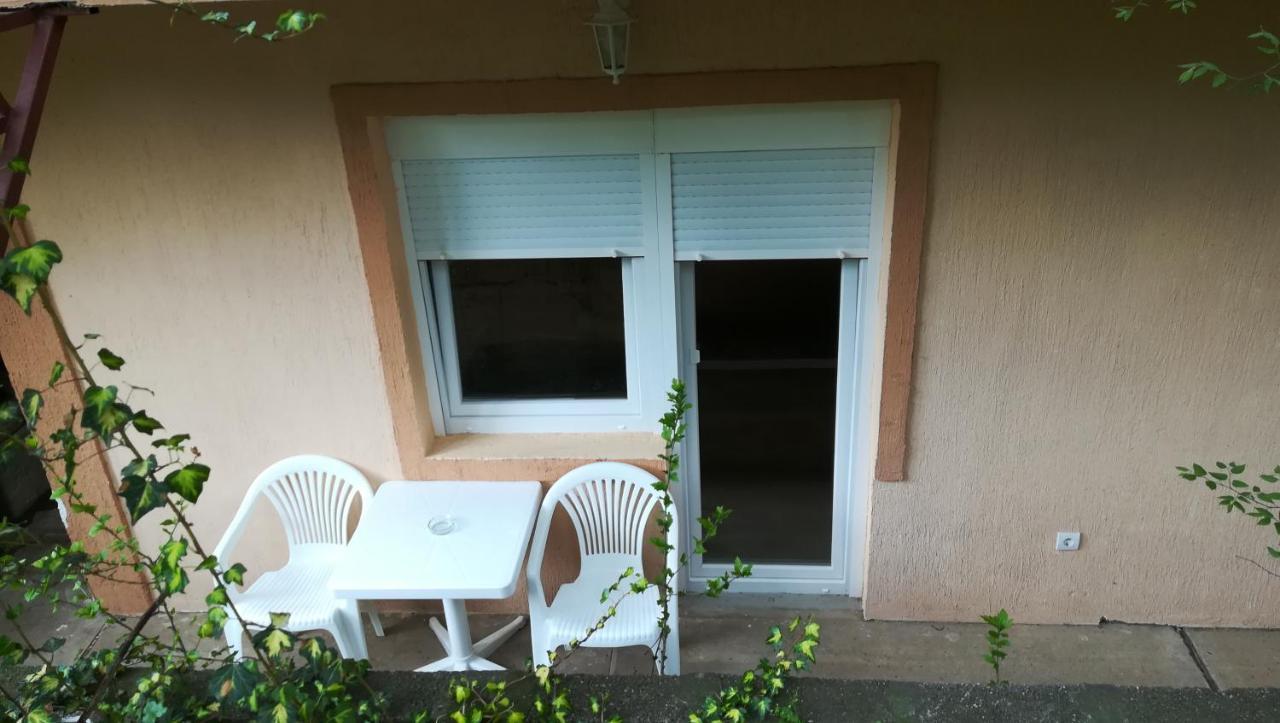 M4U Apartments Ni Buitenkant foto
