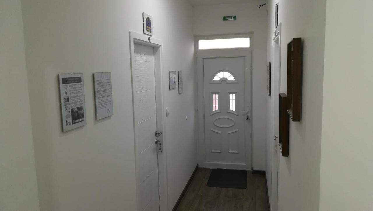 M4U Apartments Ni Buitenkant foto