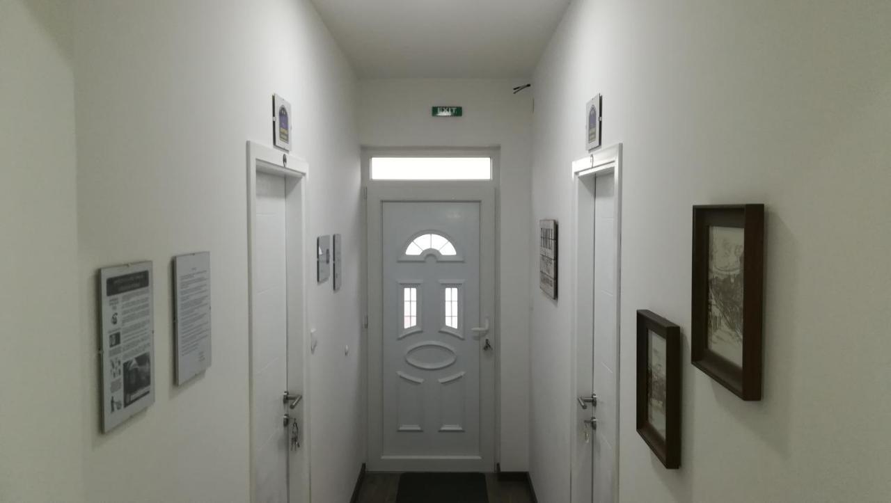 M4U Apartments Ni Buitenkant foto