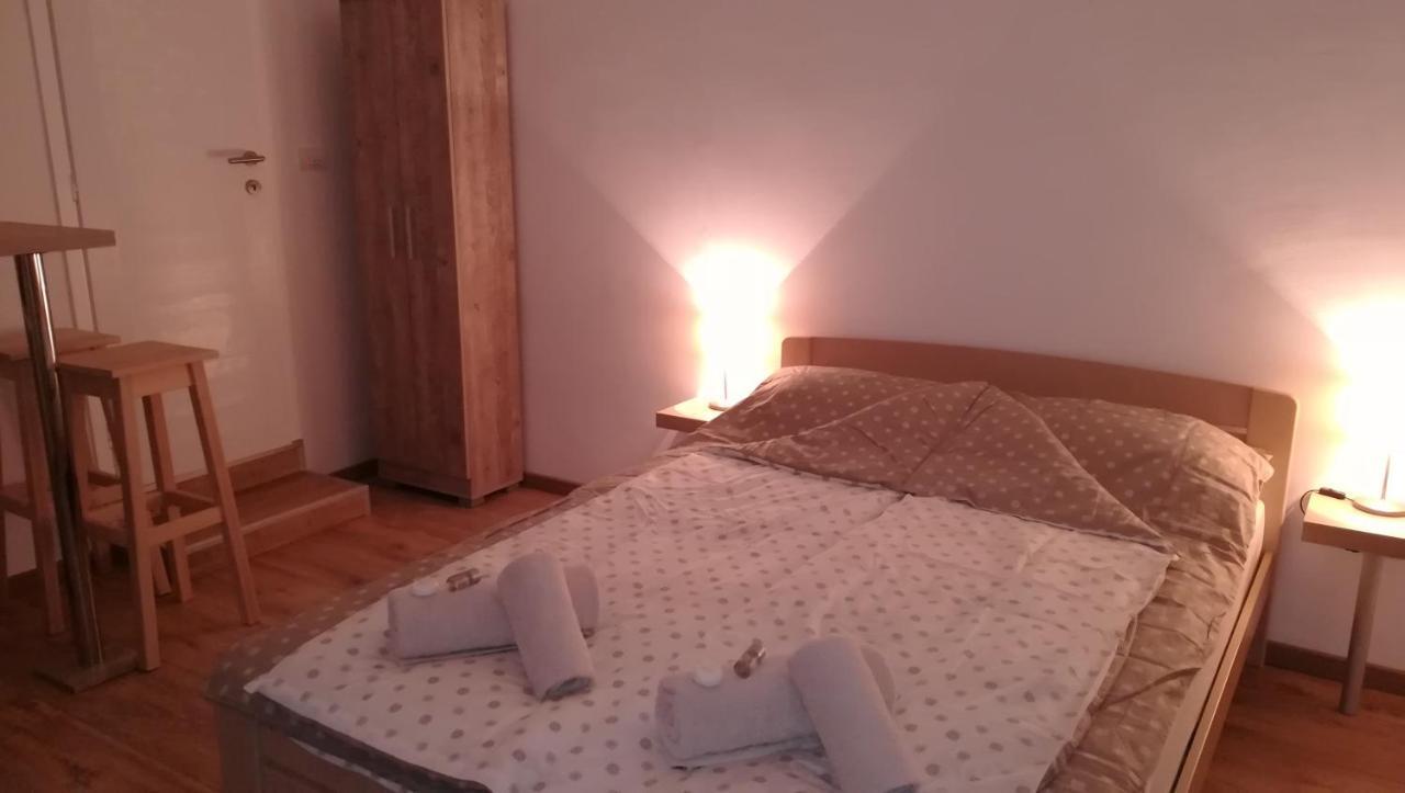 M4U Apartments Ni Buitenkant foto