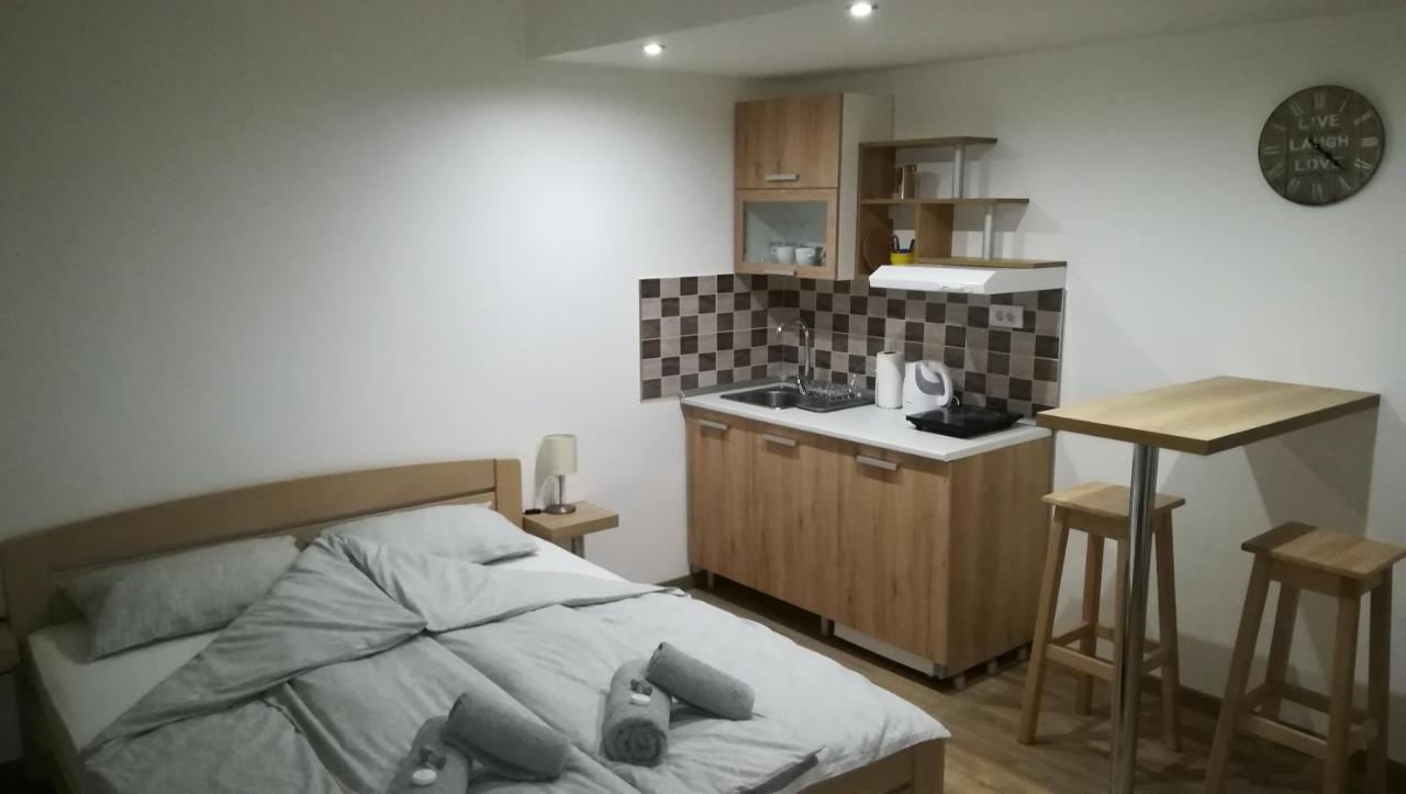 M4U Apartments Ni Buitenkant foto